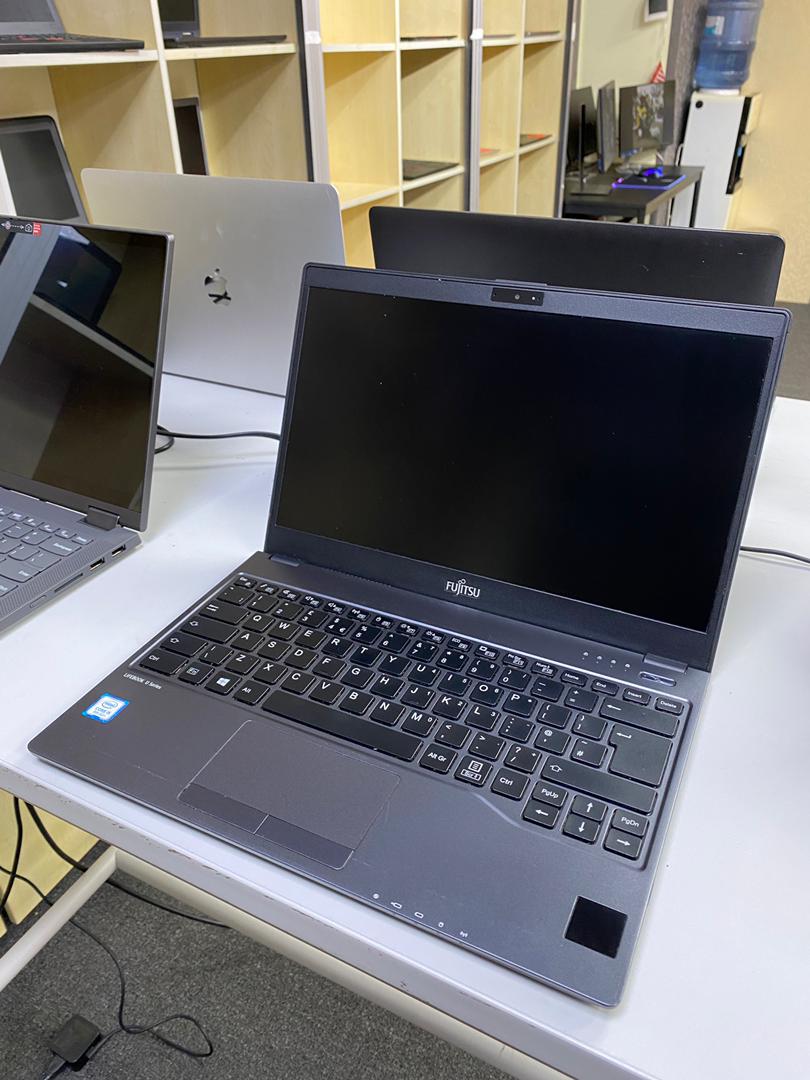#232 富士通 LIFEBOOK U938/S i5-8250U Office Fujitsu LIFEBOOK U938 - Intel Core i5 - 8250U / up to 3.4